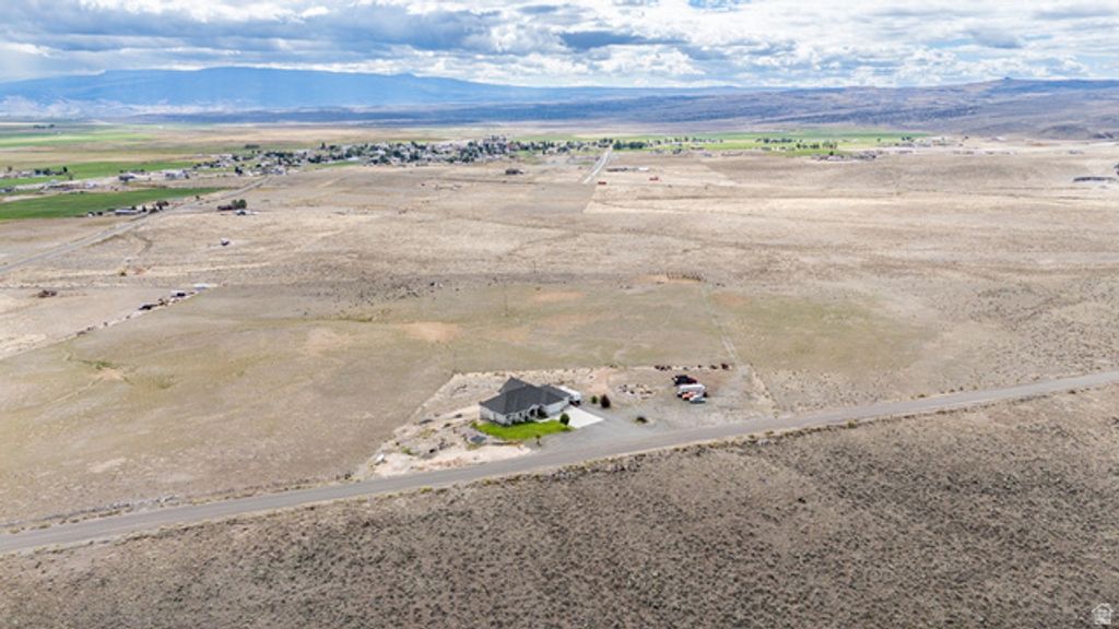 Image 58 of property listing at 351 W SKYLINE DR, Loa, UT 84747