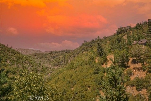 929 Trinity Drive, Lake Arrowhead, CA 92352