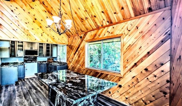 929 Trinity Drive, Lake Arrowhead, CA 92352