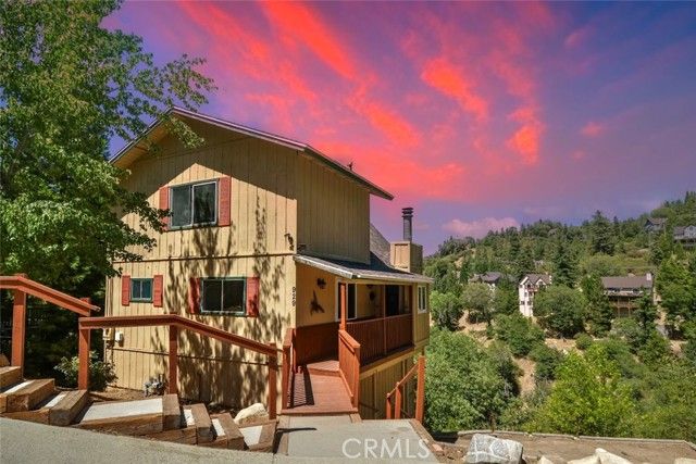 929 Trinity Drive, Lake Arrowhead, CA 92352