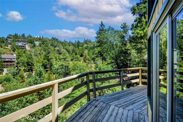 929 Trinity Drive, Lake Arrowhead, CA 92352