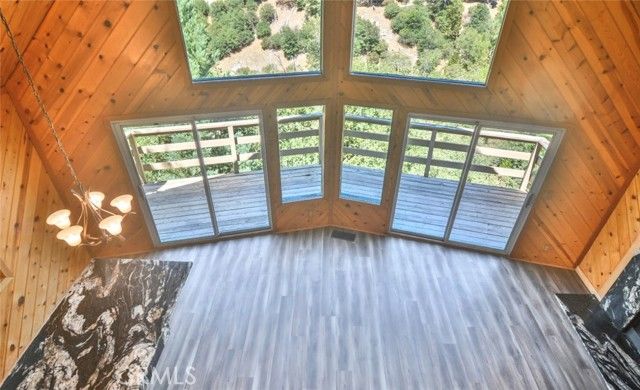 929 Trinity Drive, Lake Arrowhead, CA 92352