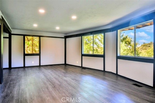 929 Trinity Drive, Lake Arrowhead, CA 92352