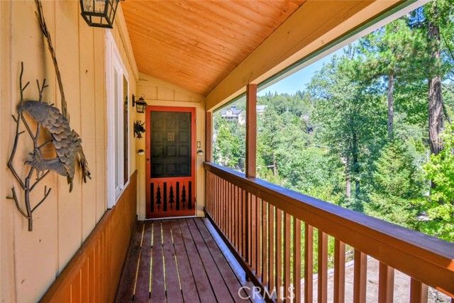 929 Trinity Drive, Lake Arrowhead, CA 92352