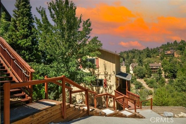 929 Trinity Drive, Lake Arrowhead, CA 92352
