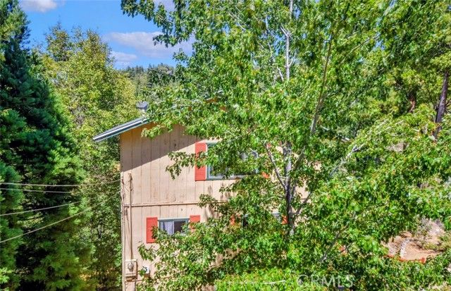 929 Trinity Drive, Lake Arrowhead, CA 92352