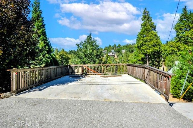 929 Trinity Drive, Lake Arrowhead, CA 92352