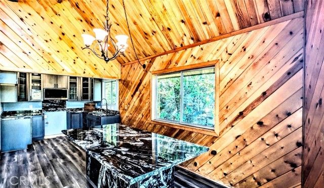 929 Trinity Drive, Lake Arrowhead, CA 92352