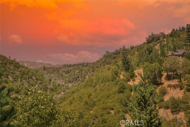 929 Trinity Drive, Lake Arrowhead, CA 92352