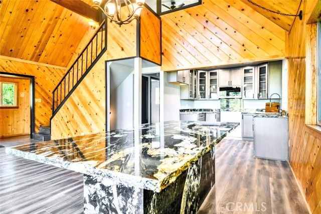 929 Trinity Drive, Lake Arrowhead, CA 92352