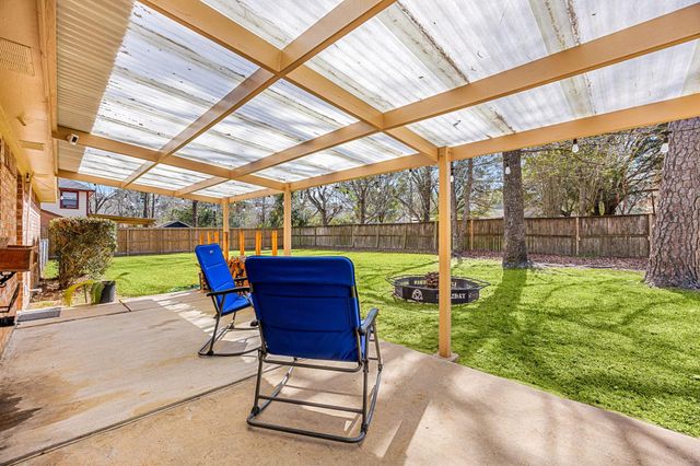 2210 Lucretia Street, Pinehurst, TX 77362