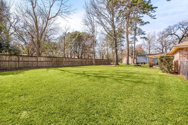 2210 Lucretia Street, Pinehurst, TX 77362