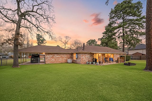 2210 Lucretia Street, Pinehurst, TX 77362