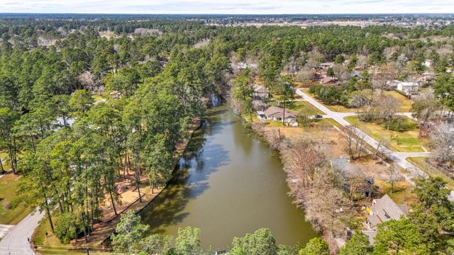 2210 Lucretia Street, Pinehurst, TX 77362