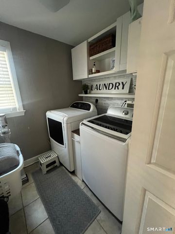 85 Glendale Avenue, Bridgeport, CT 06606