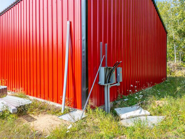 5852 Nw County Line Road, Beaverton Township, MI 48618