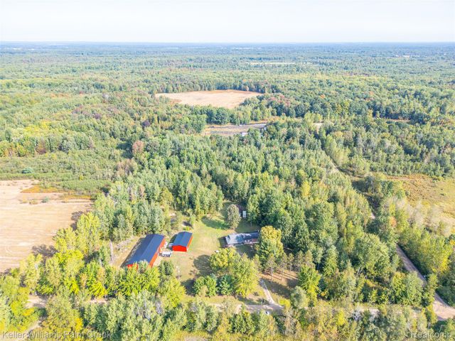 5852 Nw County Line Road, Beaverton Township, MI 48618