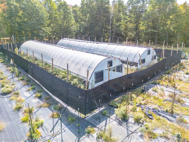 5852 Nw County Line Road, Beaverton Township, MI 48618