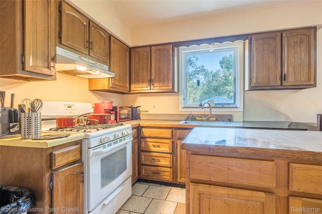 5852 Nw County Line Road, Beaverton Township, MI 48618