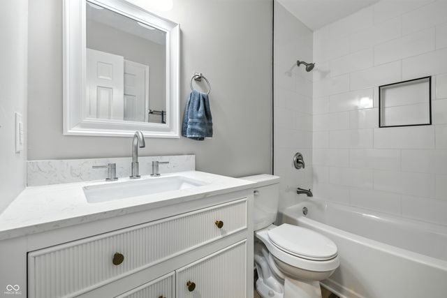 728 E Main Street, Carmel, IN 46032