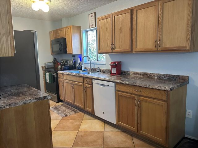 301 OAK TRACK DRIVE, Ocala, FL 34472