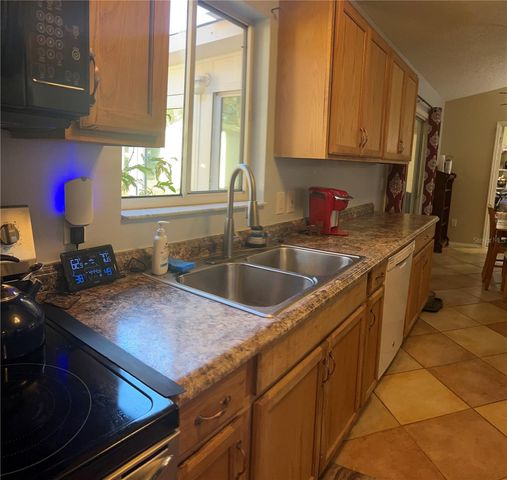 301 OAK TRACK DRIVE, Ocala, FL 34472