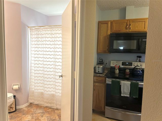 301 OAK TRACK DRIVE, Ocala, FL 34472