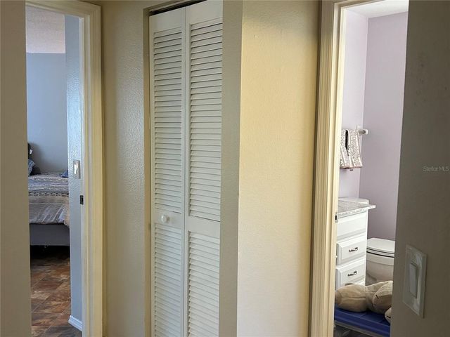 301 OAK TRACK DRIVE, Ocala, FL 34472