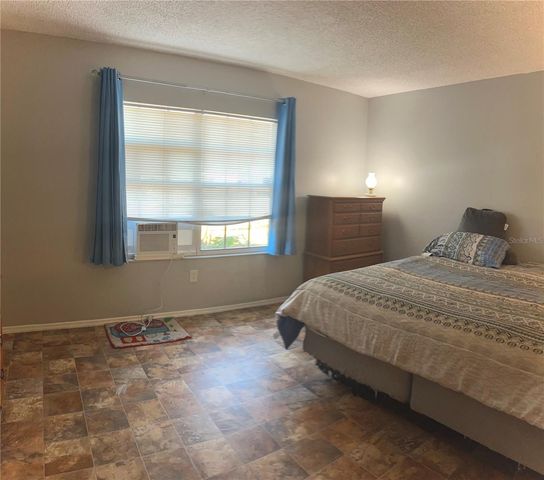 301 OAK TRACK DRIVE, Ocala, FL 34472