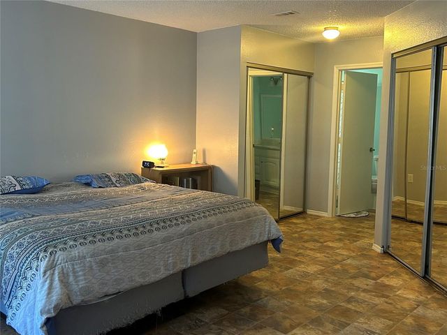 301 OAK TRACK DRIVE, Ocala, FL 34472