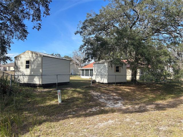 301 OAK TRACK DRIVE, Ocala, FL 34472