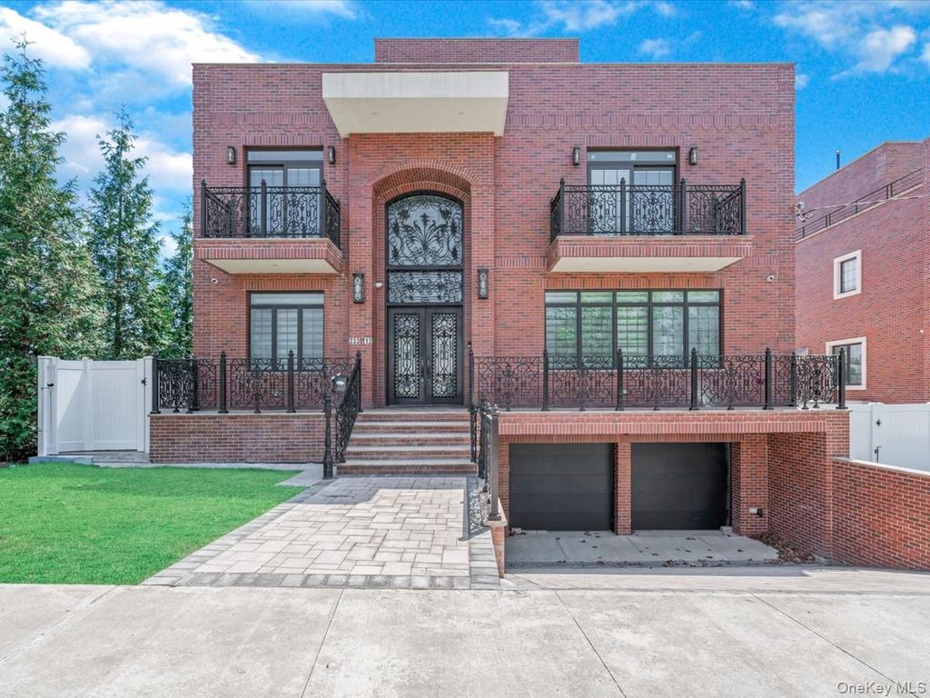 233-12 Bay Street, Douglaston, NY 11363