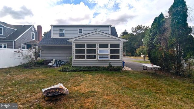 18 STEINWAY AVE, Ewing, NJ 08618