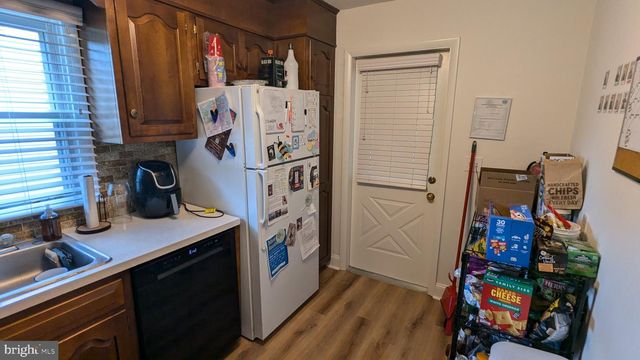18 STEINWAY AVE, Ewing, NJ 08618