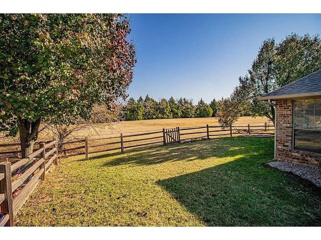 2920 Longmeadow, Edmond, OK 73003