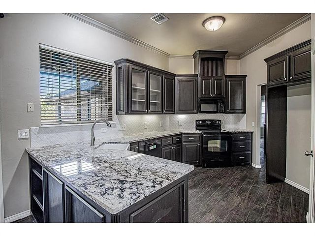 2920 Longmeadow, Edmond, OK 73003