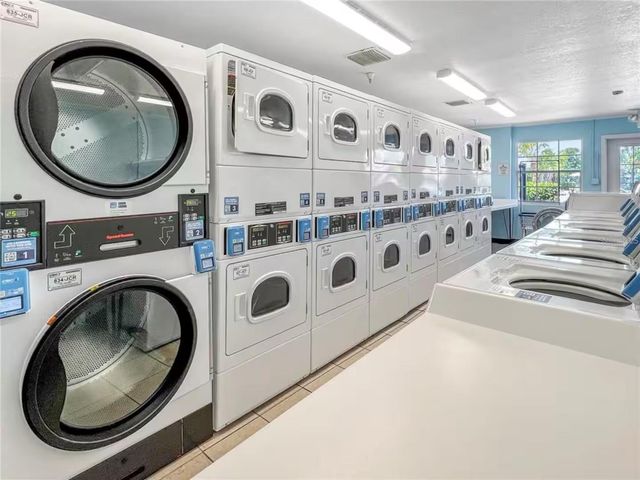 5110 COQUINA KEY DRIVE SE C furnished, St Petersburg, FL 33705