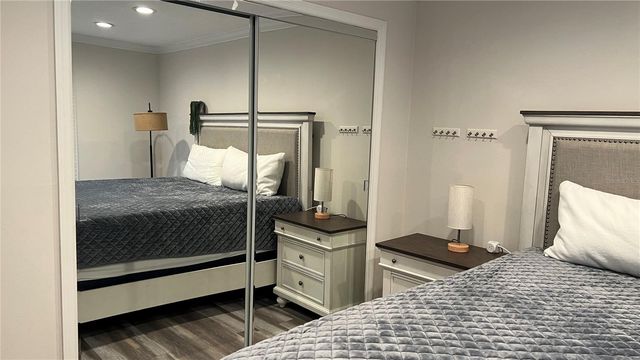 5110 COQUINA KEY DRIVE SE C furnished, St Petersburg, FL 33705