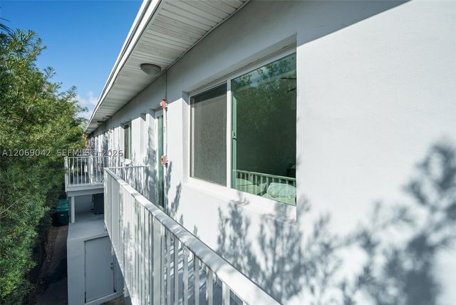 7207 Bay Dr 11, Miami Beach, FL 33141