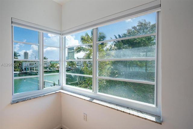 7207 Bay Dr 11, Miami Beach, FL 33141