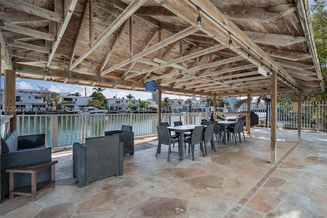 7207 Bay Dr 11, Miami Beach, FL 33141