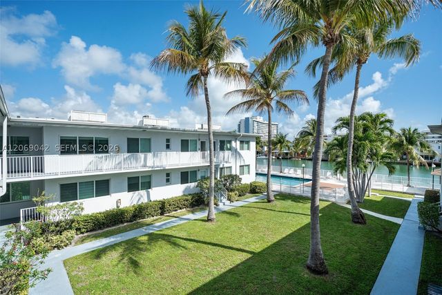 7207 Bay Dr 11, Miami Beach, FL 33141