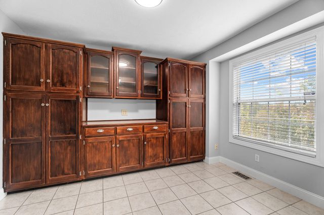 180 Ashford Drive, Hollister, MO 65672