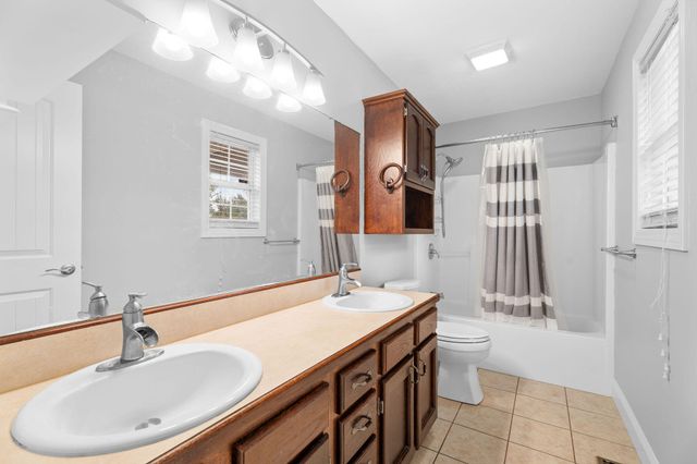 180 Ashford Drive, Hollister, MO 65672