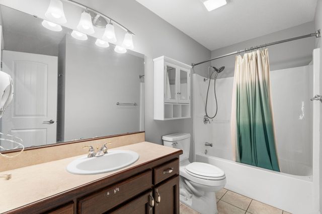 180 Ashford Drive, Hollister, MO 65672