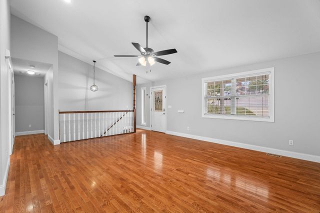 180 Ashford Drive, Hollister, MO 65672