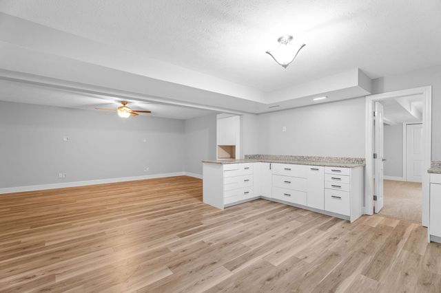 180 Ashford Drive, Hollister, MO 65672