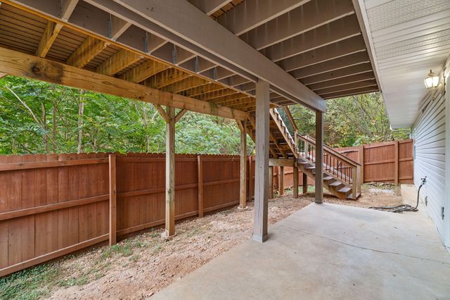 180 Ashford Drive, Hollister, MO 65672