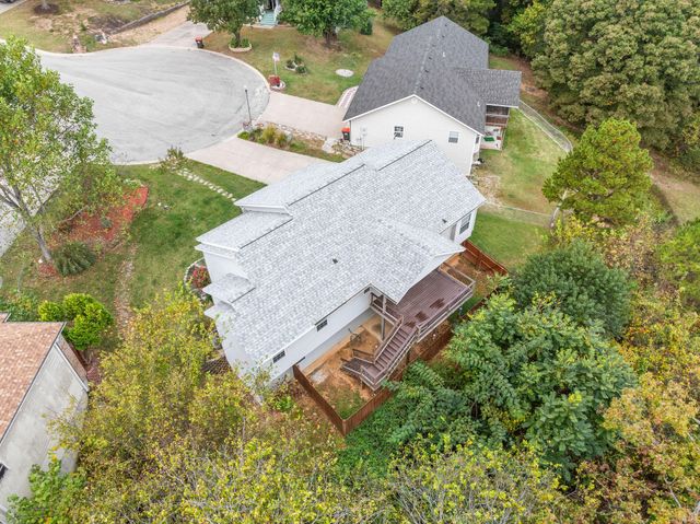 180 Ashford Drive, Hollister, MO 65672