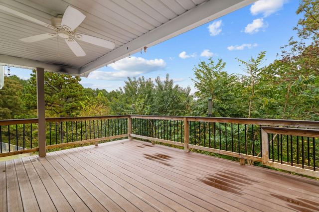 180 Ashford Drive, Hollister, MO 65672